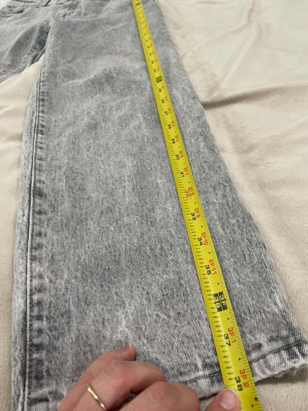 Universal Thread Vintage Straight High-Rise Jeans Grey Acid Wash Size 6/28L - Picture 7 of 7